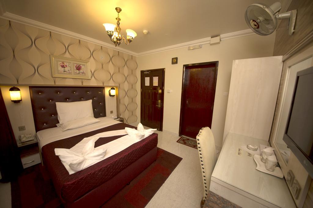 Sutchi Hotel Dubai Buitenkant foto