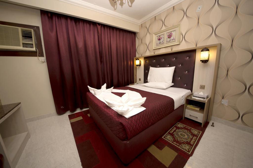 Sutchi Hotel Dubai Buitenkant foto
