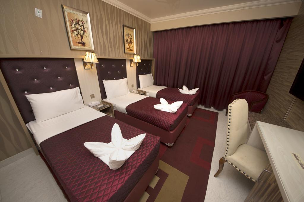 Sutchi Hotel Dubai Buitenkant foto