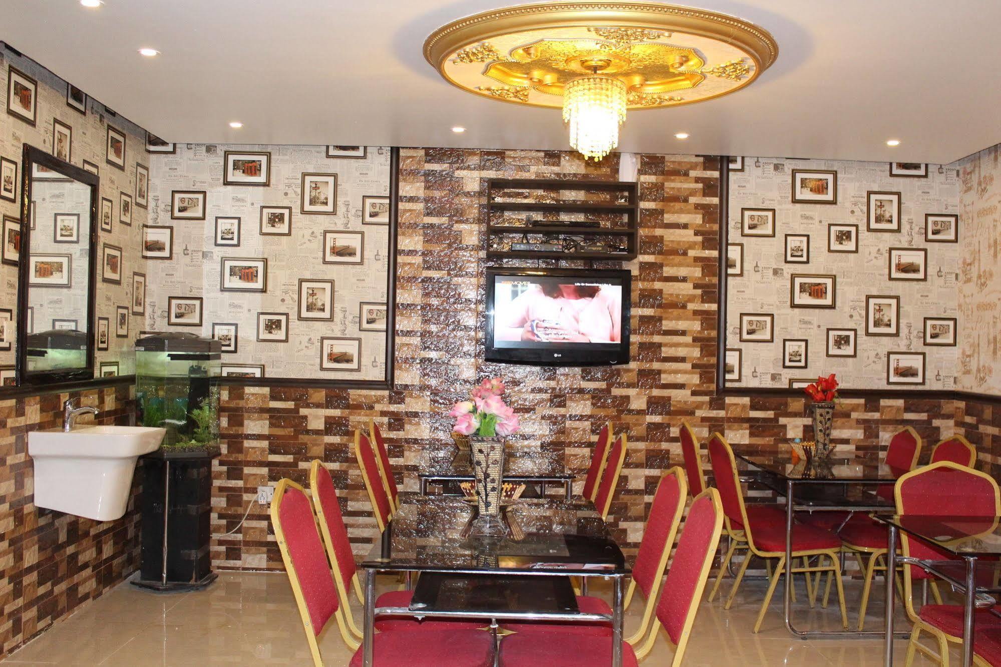 Sutchi Hotel Dubai Buitenkant foto