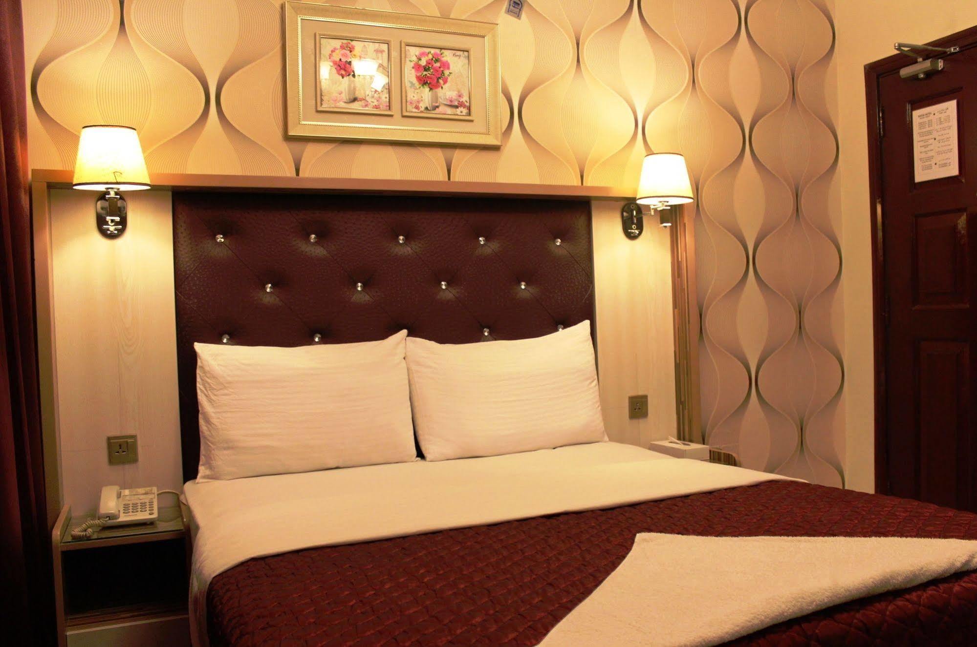 Sutchi Hotel Dubai Buitenkant foto