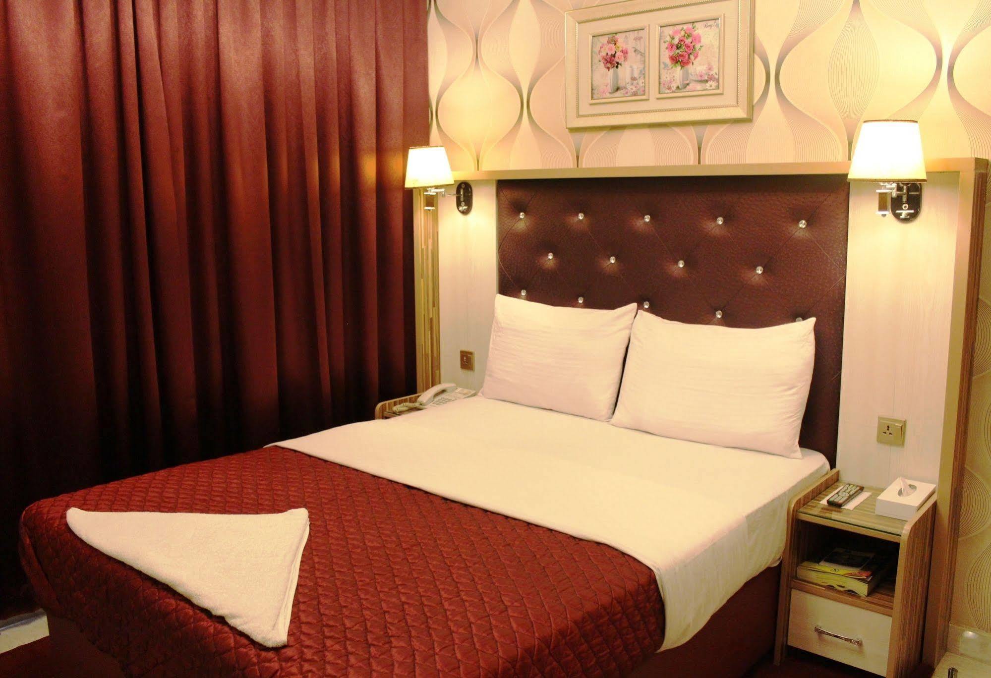 Sutchi Hotel Dubai Buitenkant foto