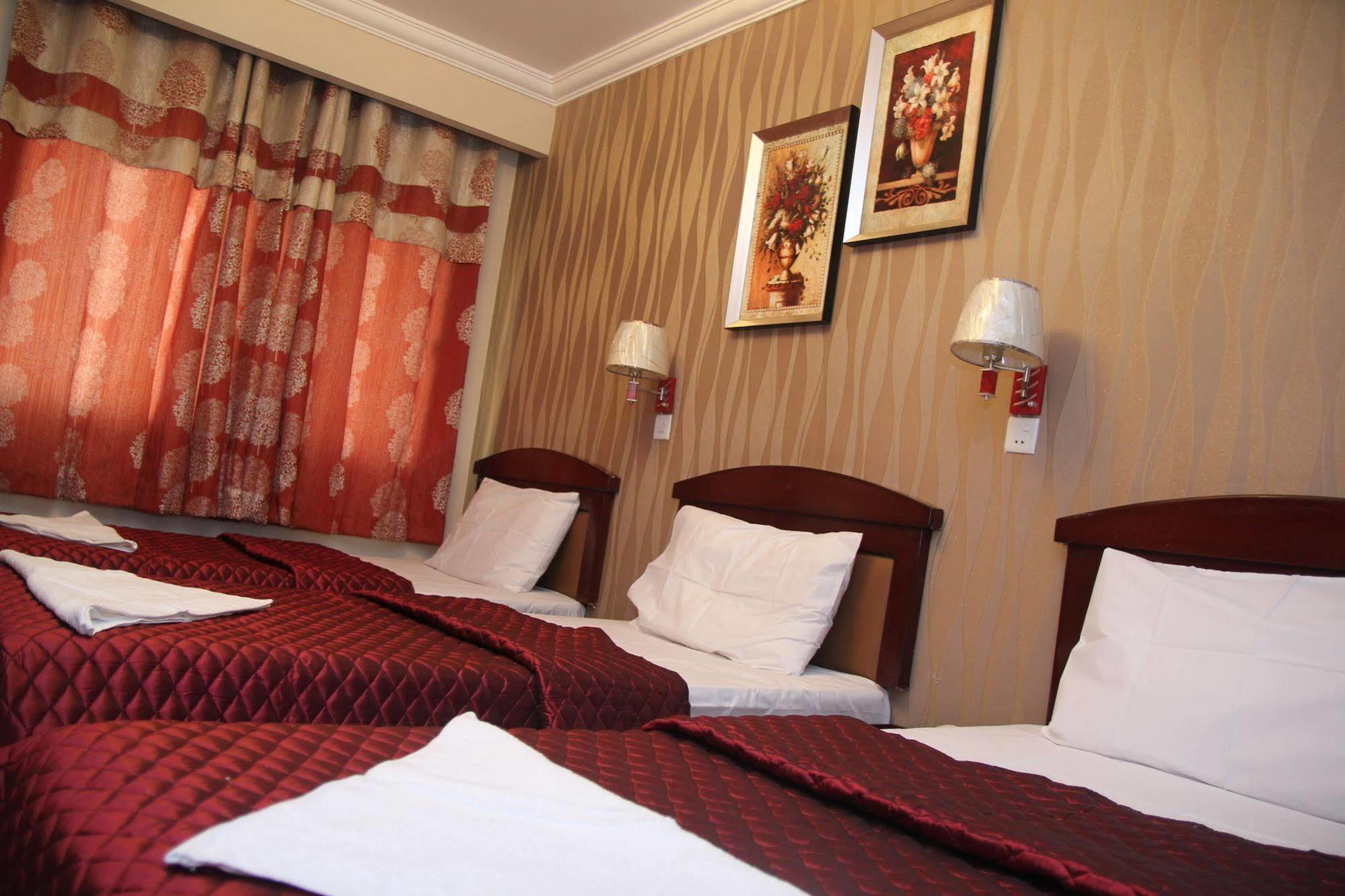 Sutchi Hotel Dubai Buitenkant foto