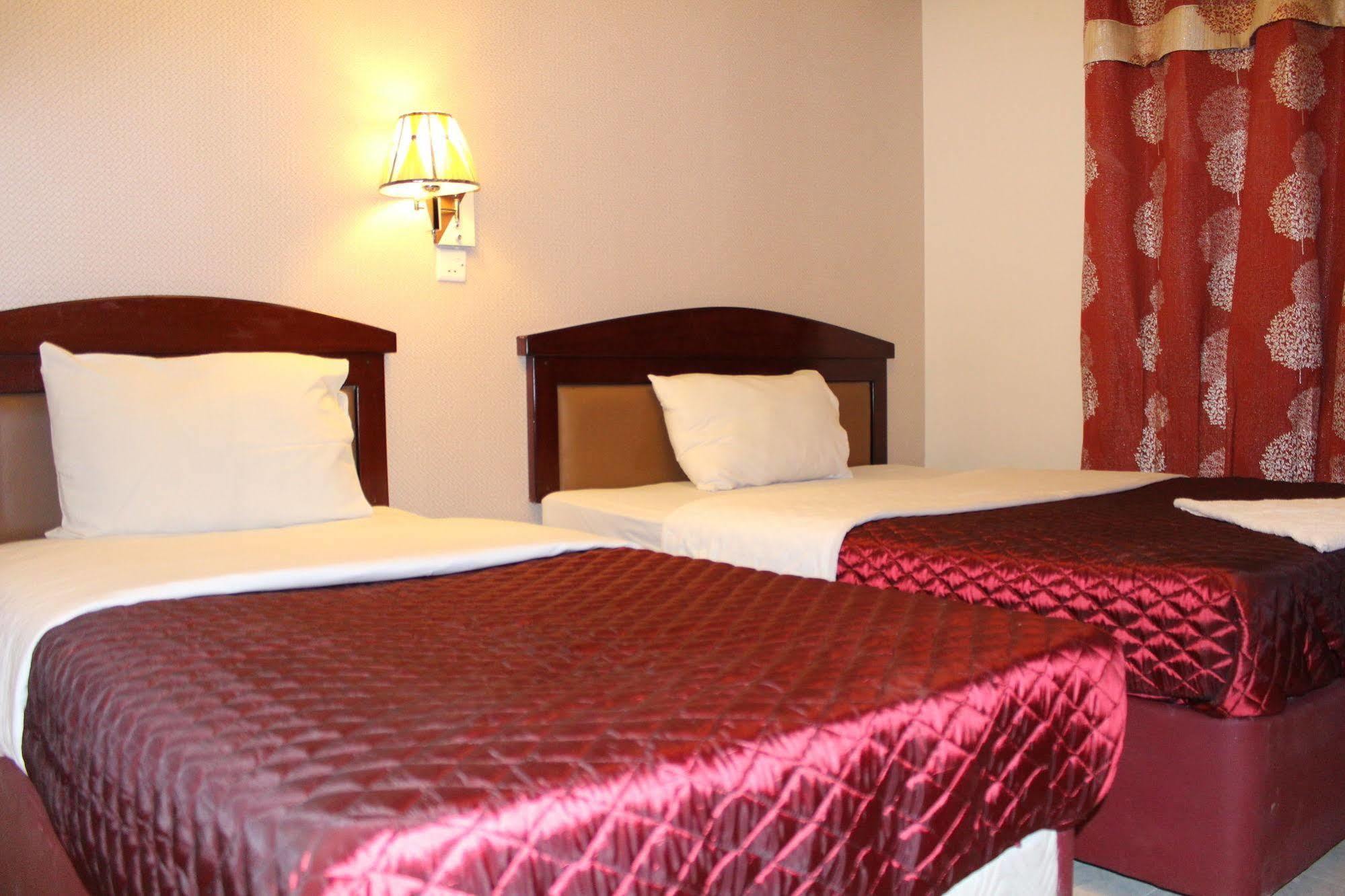 Sutchi Hotel Dubai Buitenkant foto